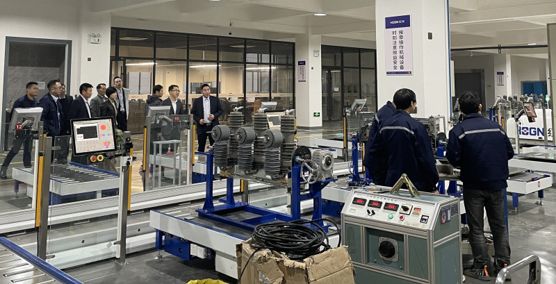 国网浙江乐清市供电有限公司总司理李建宇一行莅临问鼎娱乐app电气集团调研